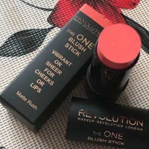 New Revolution The One Blush Stick Matte Rush Lips & Cheeks